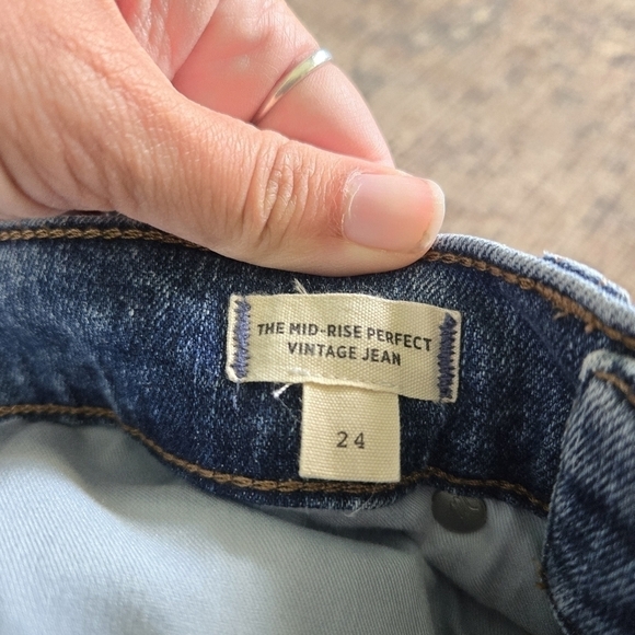 Madewell The Mid-Rise Perfect Vintage Jean Blue Denim NG442 Size 24 - Picture 2 of 9